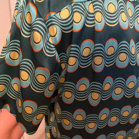 Tucker Silk Men’s Short Sleeve Button Down - Picture 9 of 9